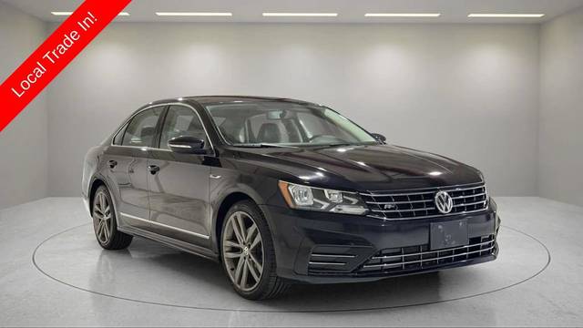 2017 Volkswagen Passat R-Line w/Comfort Pkg FWD photo