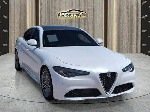 2017 Alfa Romeo Giulia Ti RWD photo