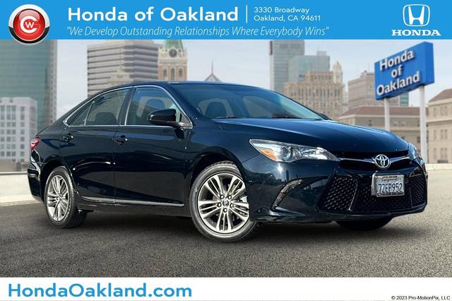 2017 Toyota Camry SE FWD photo