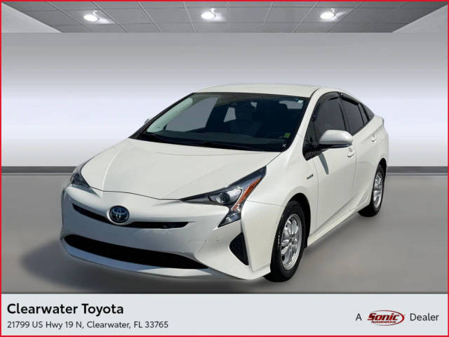 2017 Toyota Prius Three FWD photo