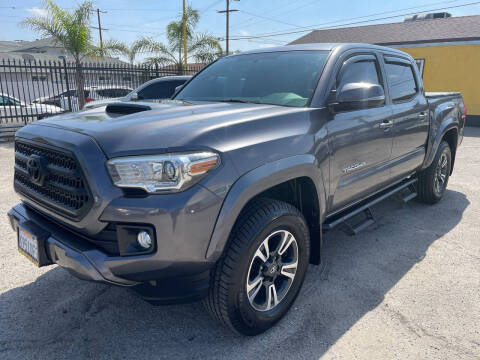 2017 Toyota Tacoma TRD Sport 4WD photo