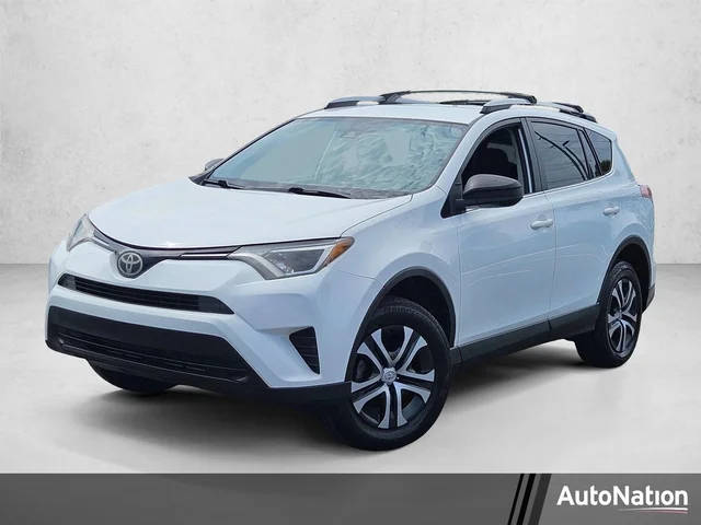 2017 Toyota RAV4 LE FWD photo