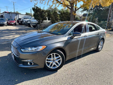 2016 Ford Fusion SE FWD photo