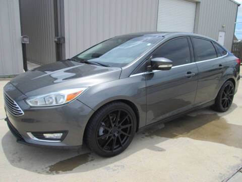 2017 Ford Focus Titanium FWD photo