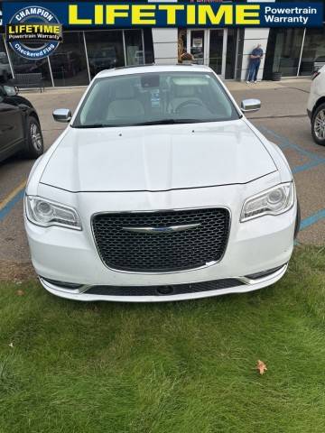 2017 Chrysler 300 300C Platinum AWD photo