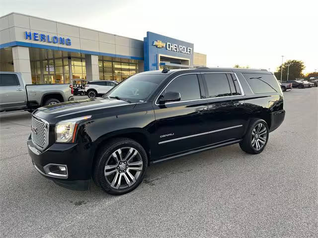 2017 GMC Yukon XL Denali 4WD photo