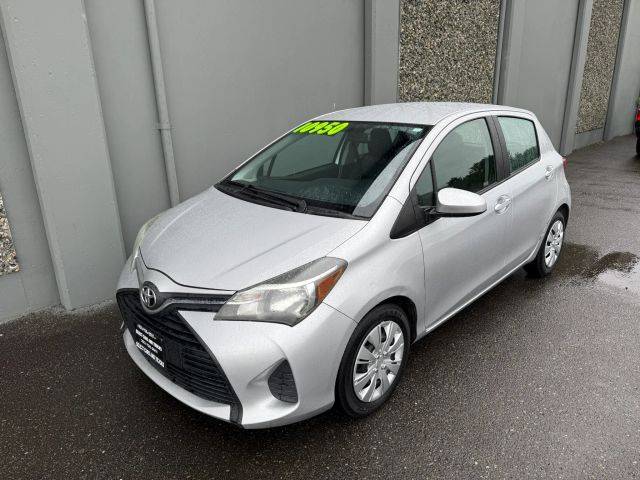 2015 Toyota Yaris L FWD photo
