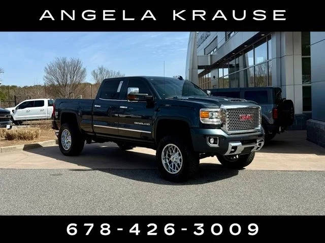 2017 GMC Sierra 2500HD Denali 4WD photo