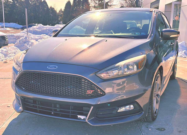 2017 Ford Focus ST FWD photo