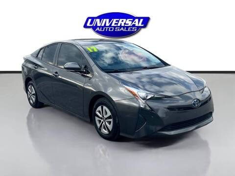 2017 Toyota Prius Three FWD photo