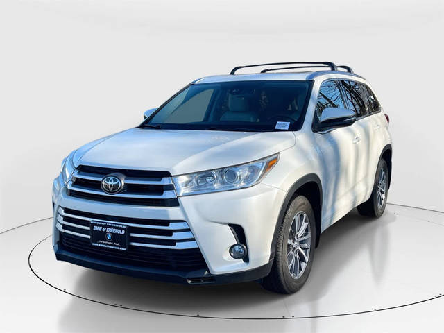 2017 Toyota Highlander XLE AWD photo