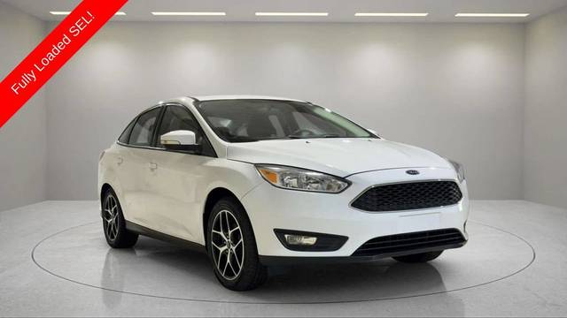2017 Ford Focus SEL FWD photo
