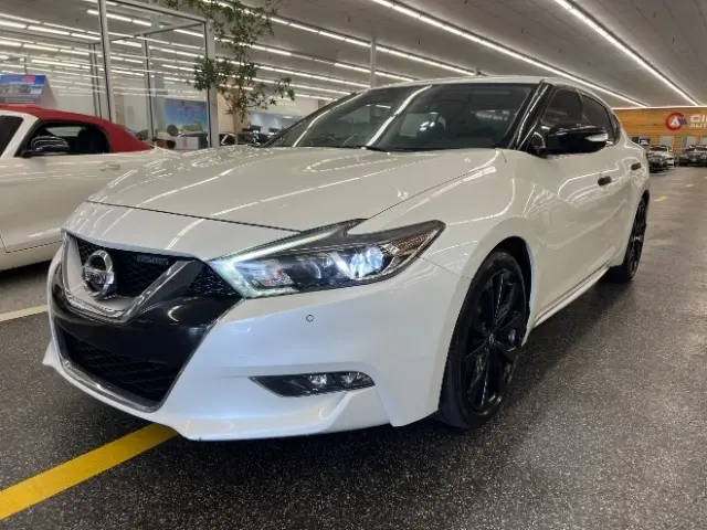 2017 Nissan Maxima SR FWD photo