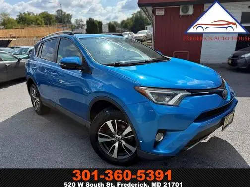 2017 Toyota RAV4 XLE AWD photo
