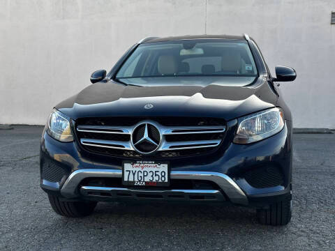 2017 Mercedes-Benz GLC-Class GLC 300 RWD photo