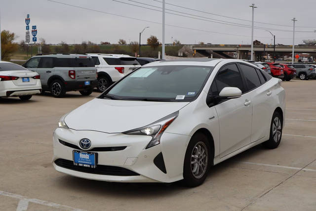 2017 Toyota Prius Four FWD photo