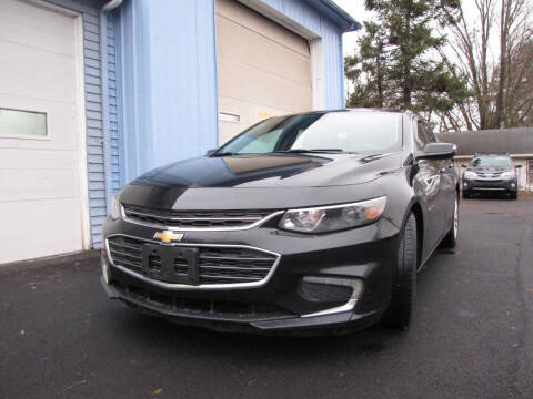 2017 Chevrolet Malibu LT FWD photo