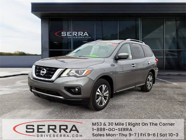 2017 Nissan Pathfinder SV 4WD photo