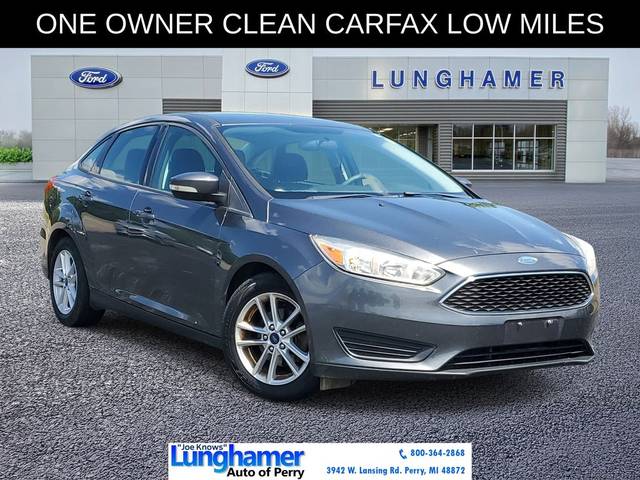 2017 Ford Focus SE FWD photo