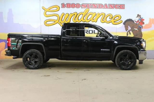 2017 GMC Sierra 1500 SLE 4WD photo