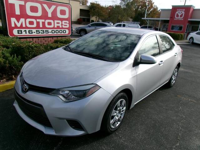 2016 Toyota Corolla LE FWD photo