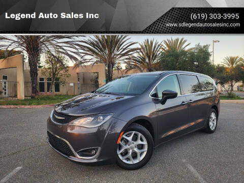 2017 Chrysler Pacifica Minivan Touring Plus FWD photo