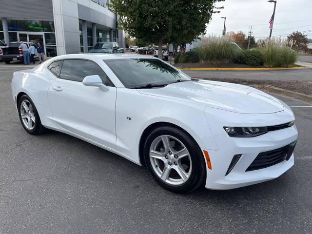 2018 Chevrolet Camaro 1LT RWD photo