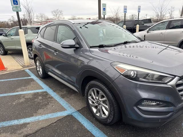 2017 Hyundai Tucson SE Plus AWD photo