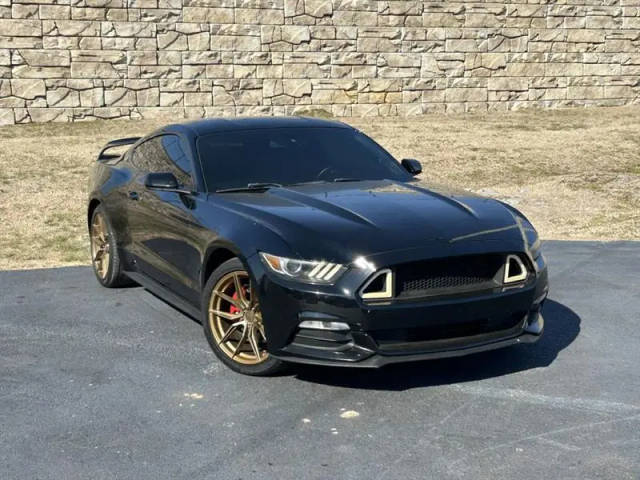 2015 Ford Mustang V6 RWD photo