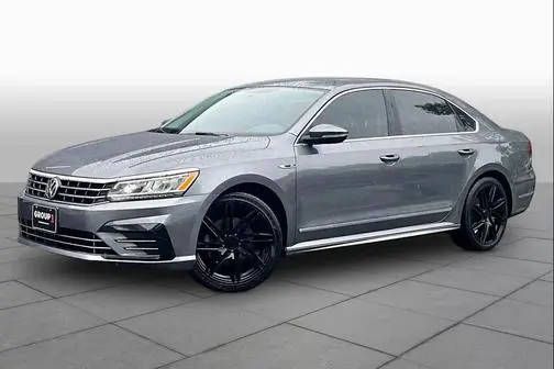 2017 Volkswagen Passat R-Line w/Comfort Pkg FWD photo