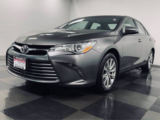 2017 Toyota Camry XLE FWD photo