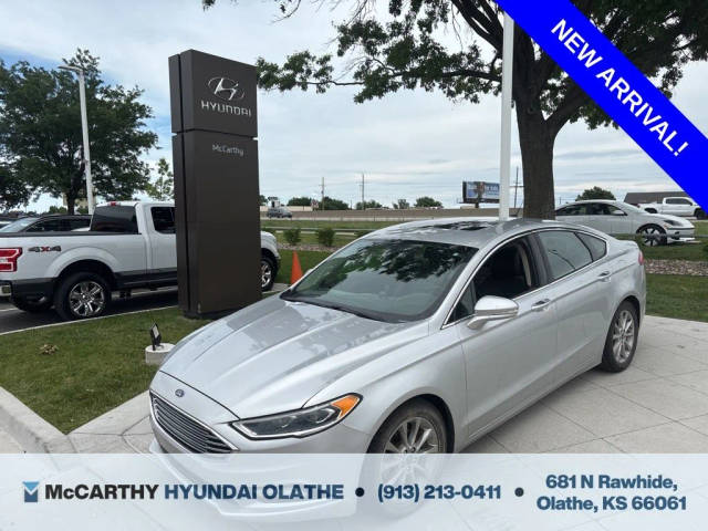 2017 Ford Fusion SE FWD photo
