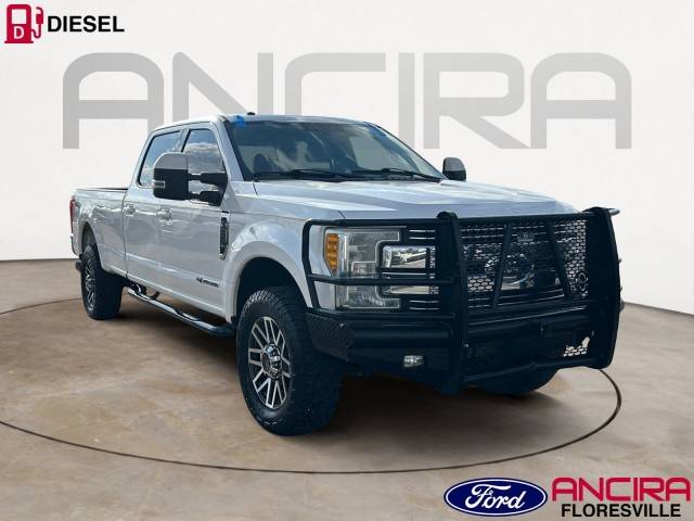 2017 Ford F-350 Super Duty Lariat 4WD photo
