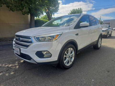 2017 Ford Escape SE FWD photo