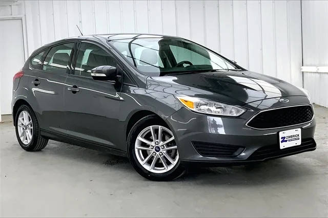 2017 Ford Focus SE FWD photo