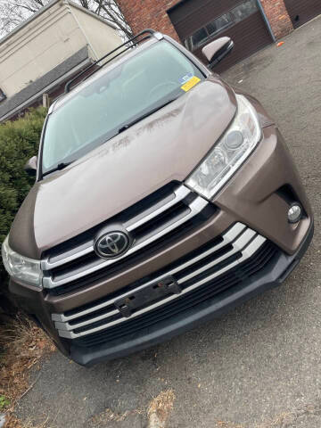 2017 Toyota Highlander XLE AWD photo