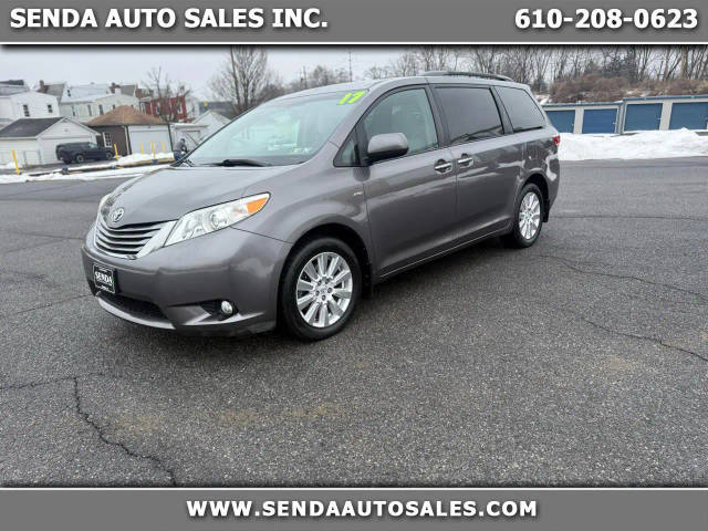 2017 Toyota Sienna XLE AWD photo