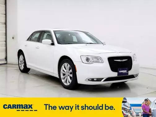 2017 Chrysler 300 Limited AWD photo