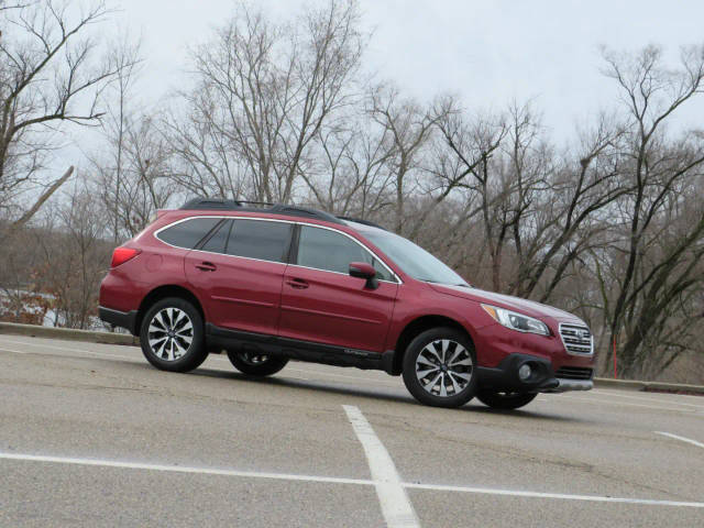 2017 Subaru Outback Limited AWD photo
