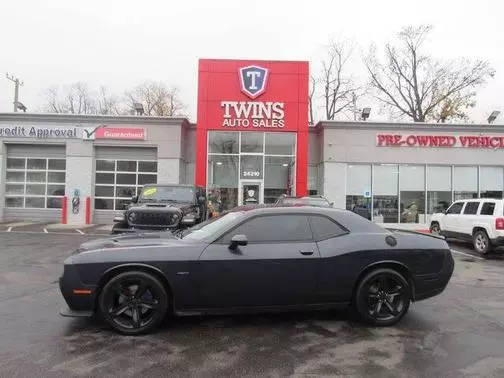 2017 Dodge Challenger R/T RWD photo