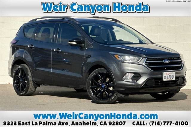 2017 Ford Escape Titanium FWD photo