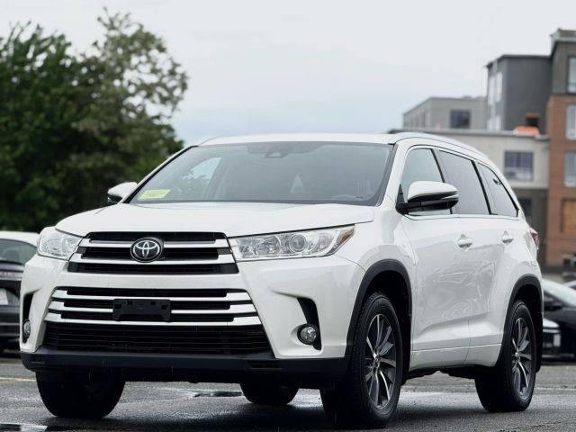 2017 Toyota Highlander XLE AWD photo