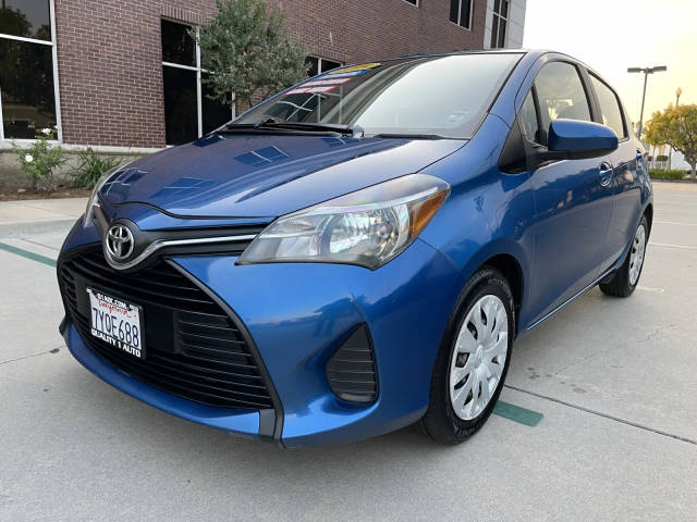 2015 Toyota Yaris L FWD photo