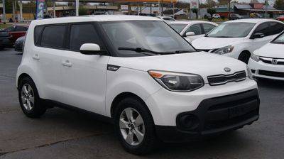 2017 Kia Soul Base FWD photo