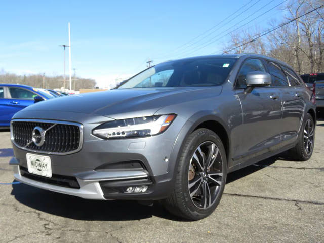 2018 Volvo V90 Cross Country  AWD photo