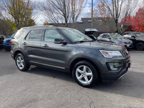 2017 Ford Explorer XLT 4WD photo