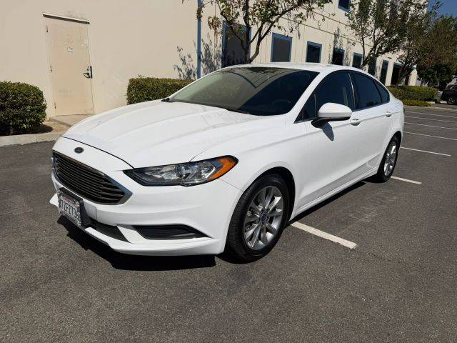 2017 Ford Fusion SE FWD photo