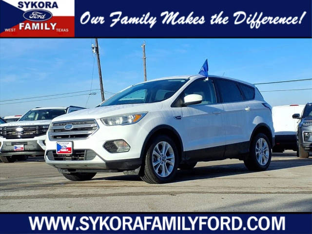 2017 Ford Escape SE FWD photo