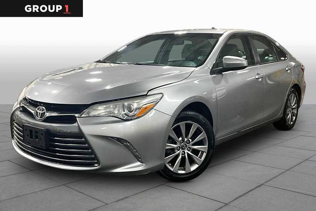 2017 Toyota Camry XLE FWD photo