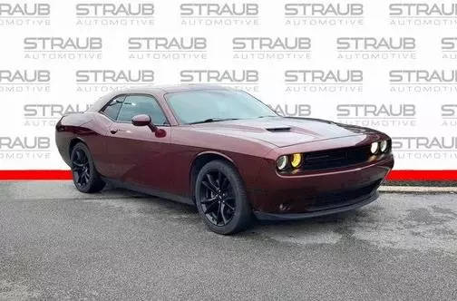 2017 Dodge Challenger SXT Plus RWD photo